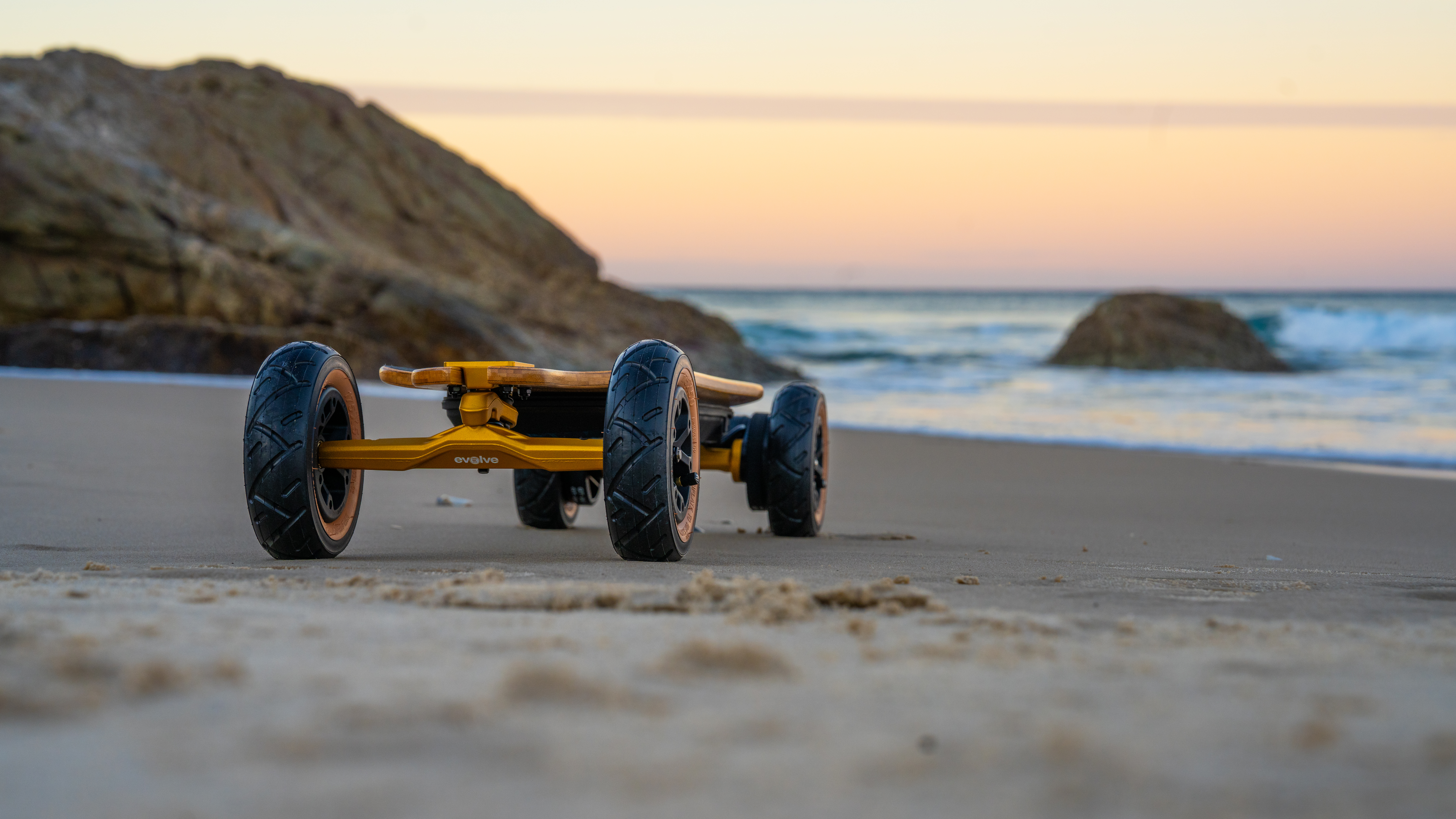 Evolve Fusion - Skateboard électrique compact et puissant